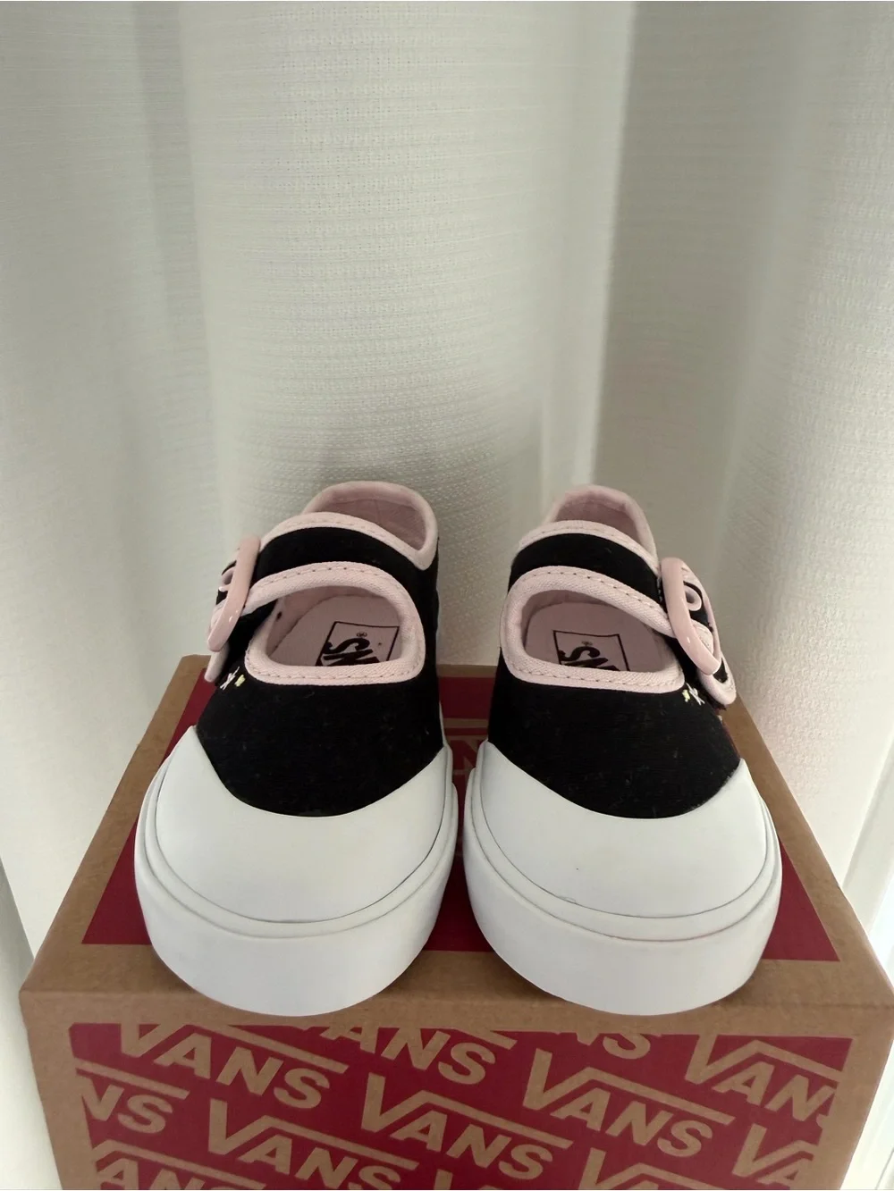 Vans Kids Mary Jane Slip-On in Black & Light Pink